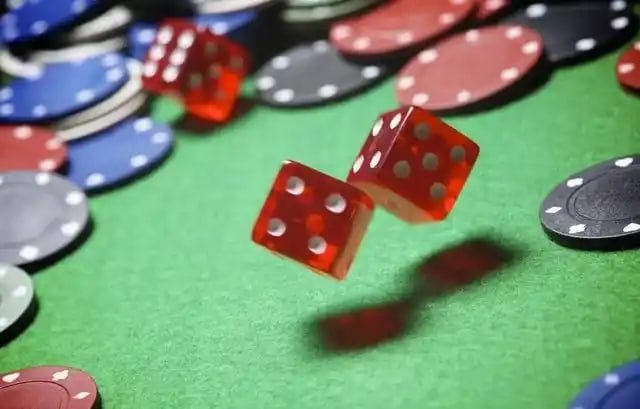 Studio live dealer NetEnt dengan multi-kamera dalam aplikasi kiw69